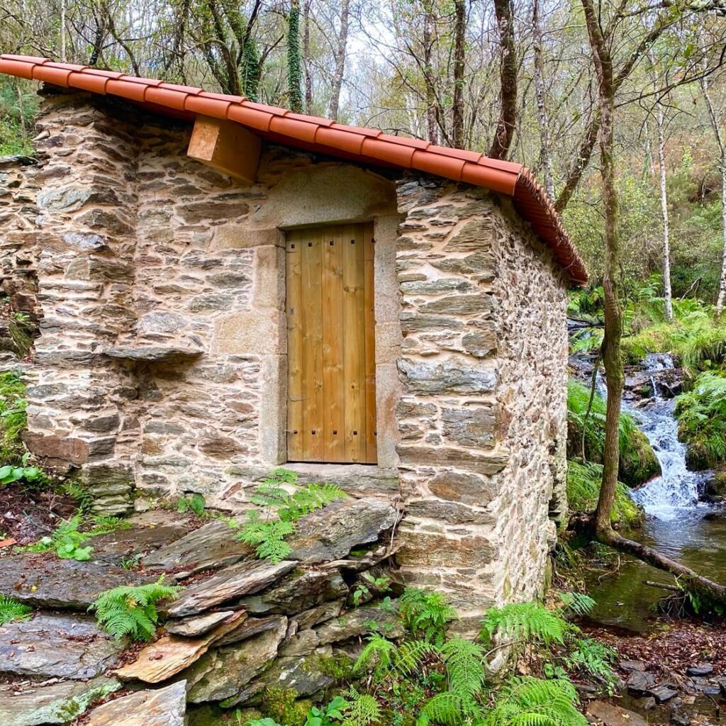 Cascada y Molinos de Chamosa Guíate Galicia