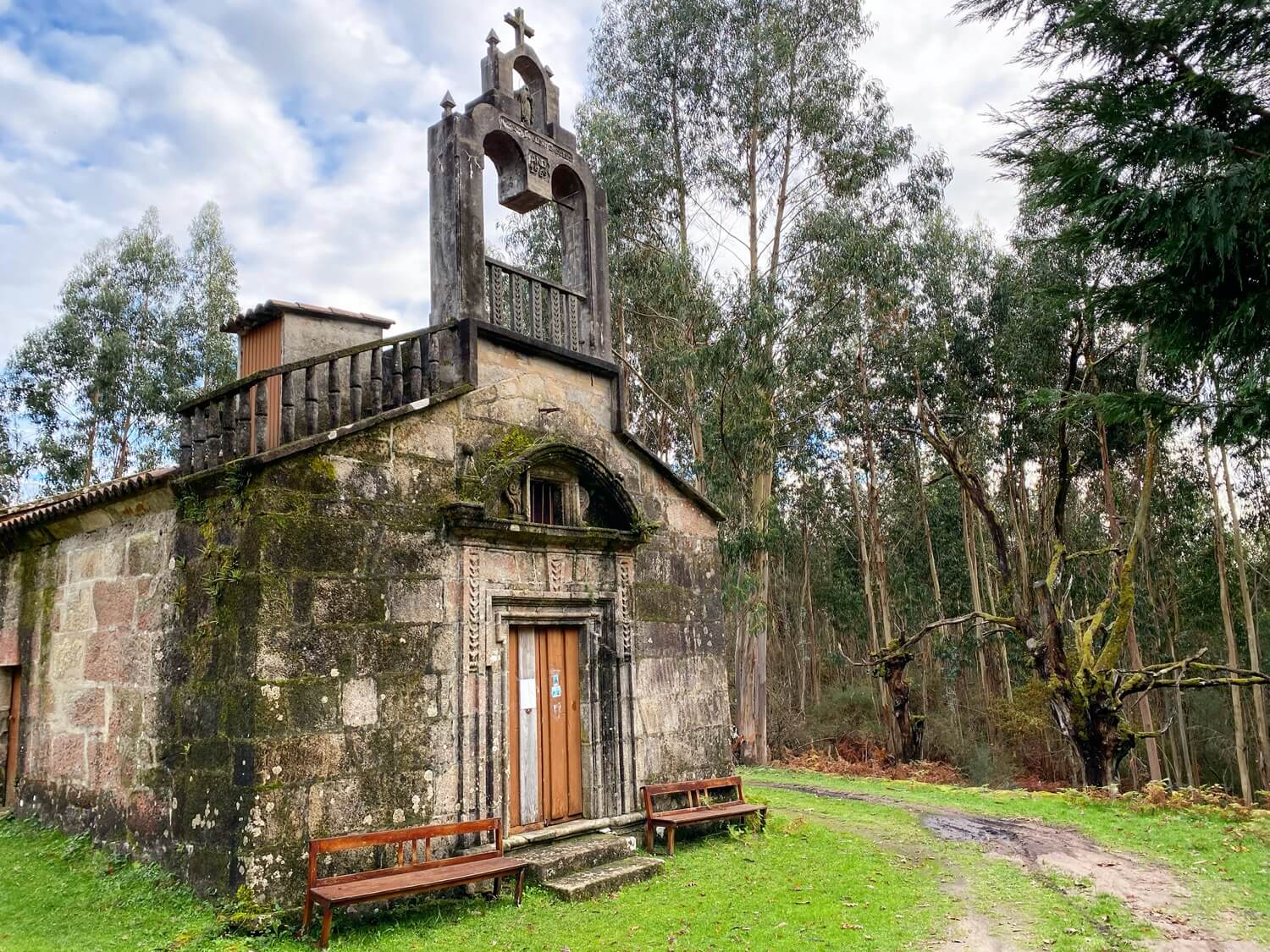 Capela de Lixó, Fentáns Guíate Galicia
