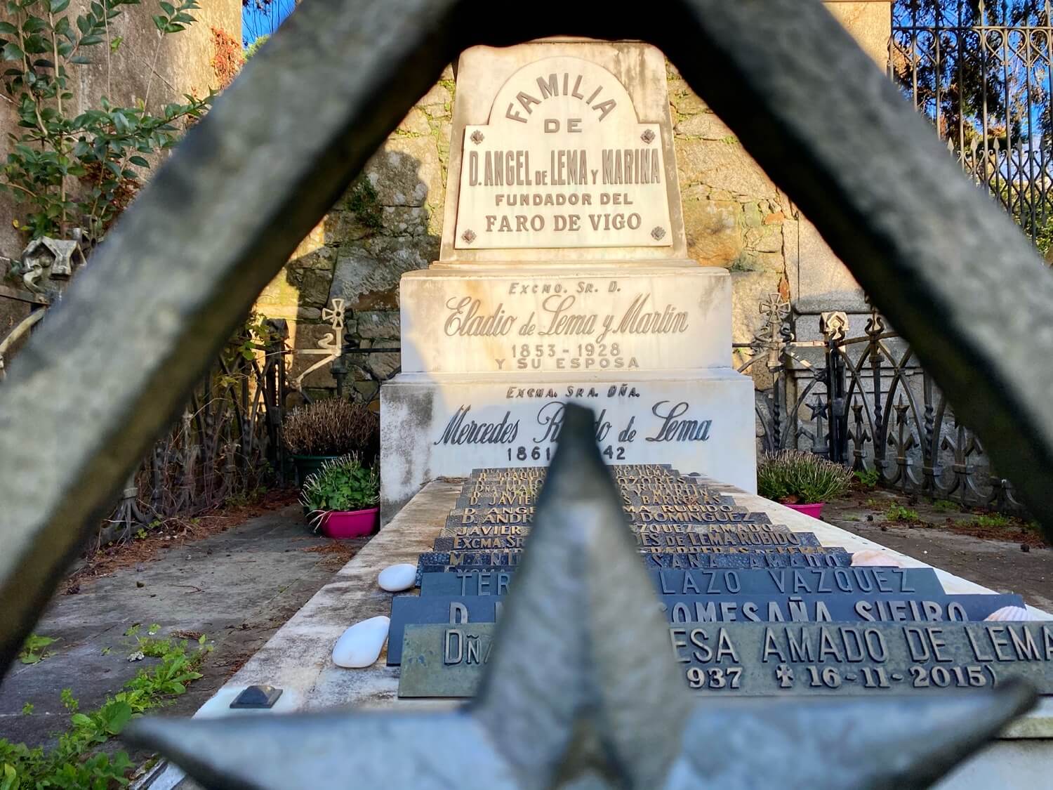 Cementerio de Pereiró, Vigo Guíate Galicia Cementerio de Pereiró, Vigo Guíate Galicia