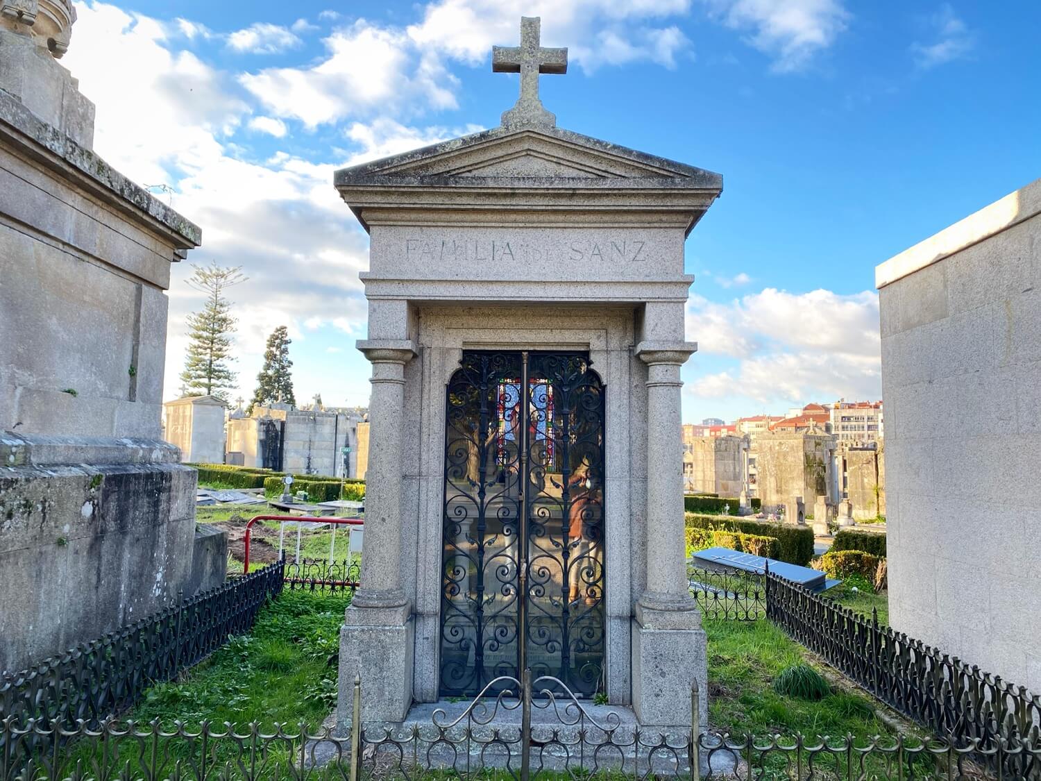 Cementerio de Pereiró, Vigo Guíate Galicia Cementerio de Pereiró, Vigo Guíate Galicia