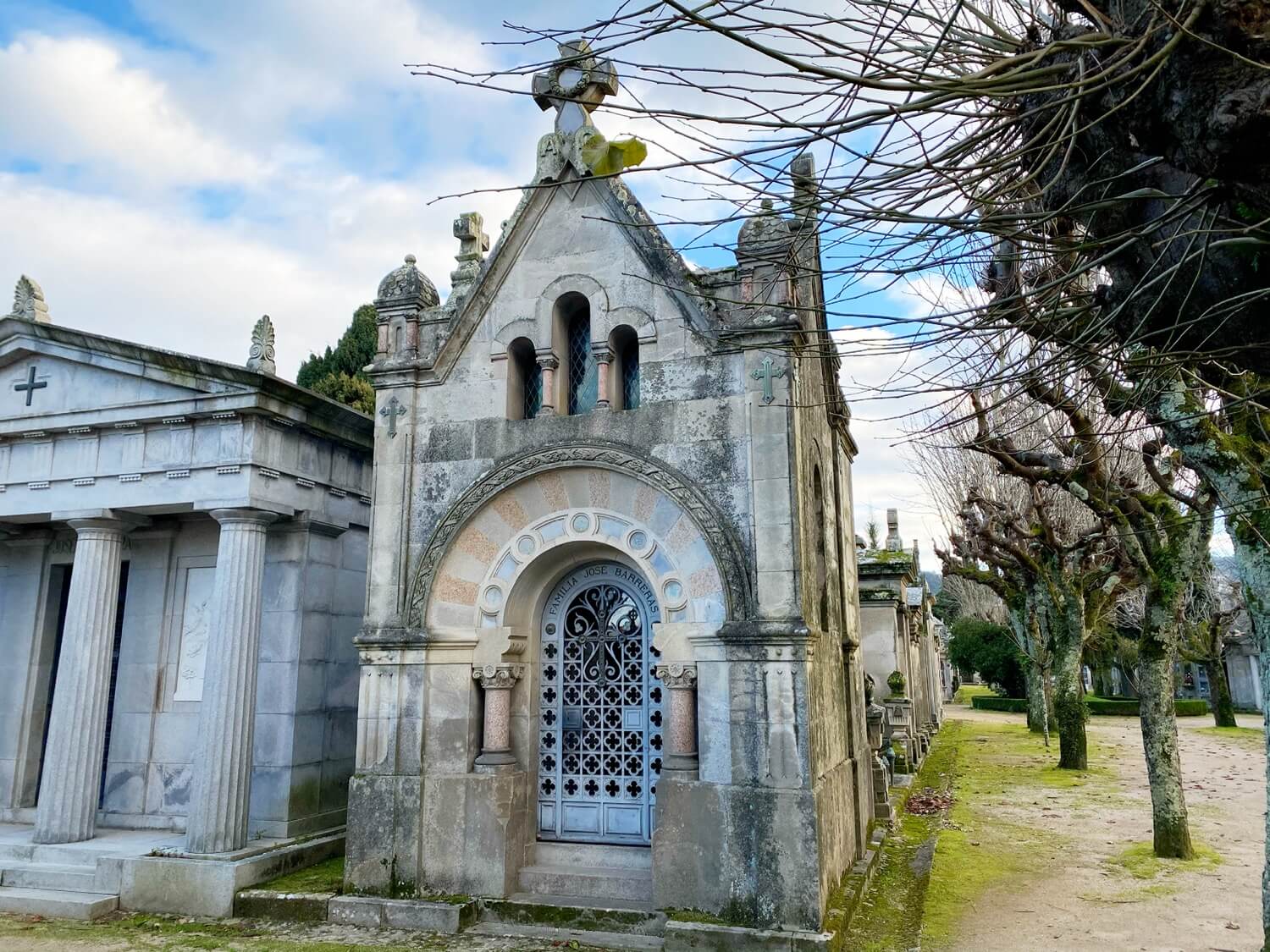 Cementerio de Pereiró, Vigo Guíate Galicia Cementerio de Pereiró, Vigo Guíate Galicia